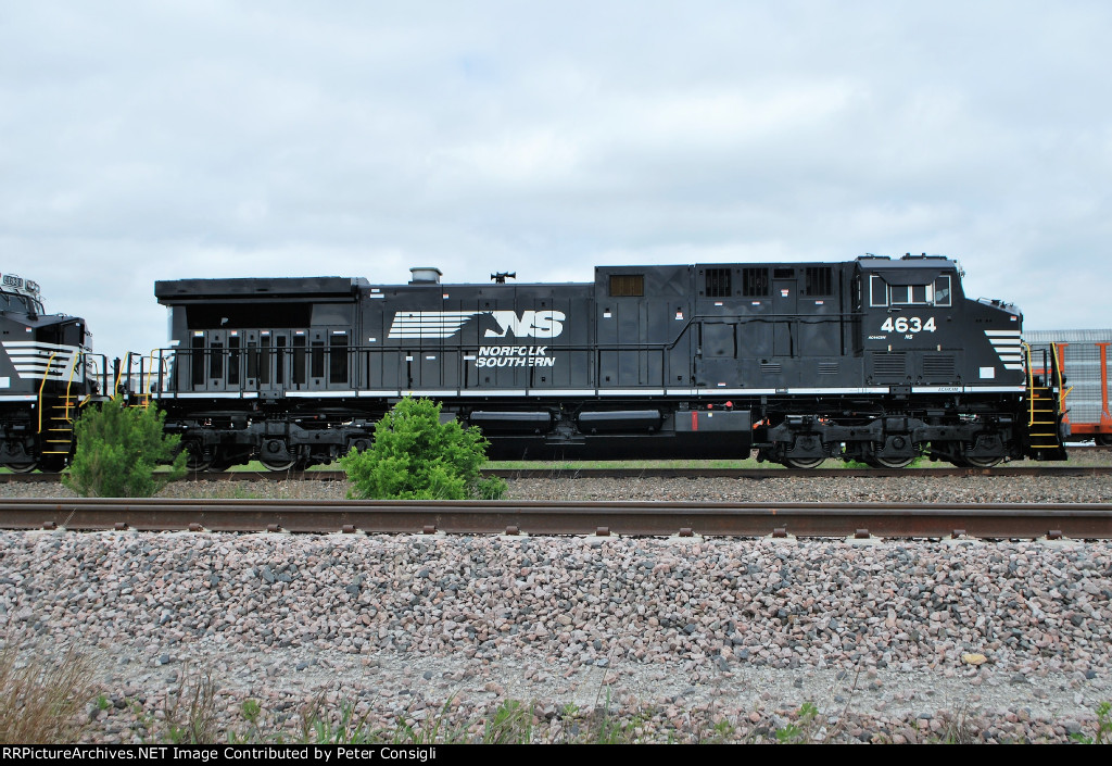 Wabtec (GE) Interchange Track Ft. Worth Tx. - NS 4634 GE AC44C6M